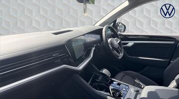 2026 Volkswagen Elegance 3.0 TSI 4MOTION eHybrid 381 PS 8-Speed Tiptronic 5-door (Grey) - Image: 2