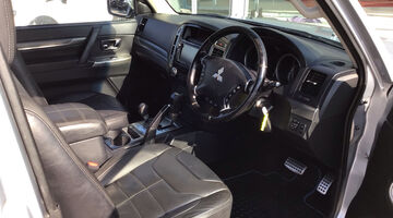 2016 Mitsubishi DI-DC Barbarian Auto 4WD Euro 6 3-door SWB (Silver) - Image: 40