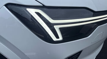 2026 Volvo 2.0 B5 MHEV Plus Auto 4WD Euro 6 5-door (White) - Image: 23