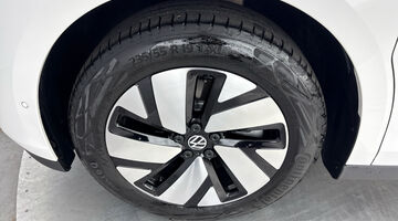 2025 Volkswagen Pro 79kWh Commerce Plus Auto 5-door (White) - Image: 33