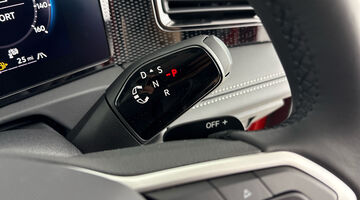 2026 Volkswagen ETSI MHEV Match DSG Euro 6 5-door (Red) - Image: 13