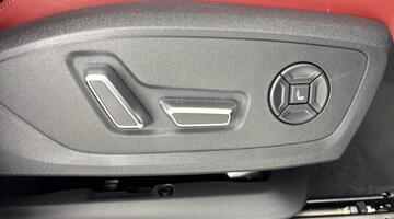 2026 Audi SQ6 SUV Vorsprung e-tron 360,00 kW (Black) - Image: 23