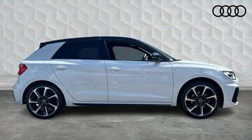 2022 Audi 1.0 TFSI 30 Black Edition Sportback Euro 6 5-door (White) - Image: 4