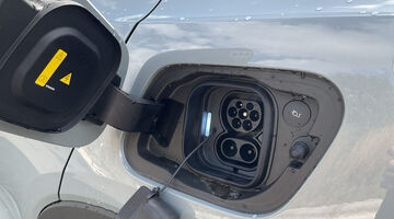 2026 Volvo Single Motor Extended Range 82kWh Plus Black Edition Auto 5-door (Grey) - Image: 21