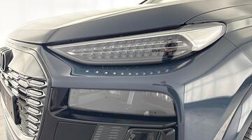 2026 Audi Q6 SUV Black Edition e-tron quattro 315,00 kW (Blue) - Image: 40