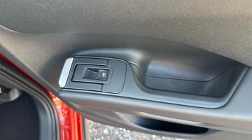 2026 Volkswagen New Life 1.5 eTSI 116 PS 7-speed DSG 5-door (Red) - Image: 19