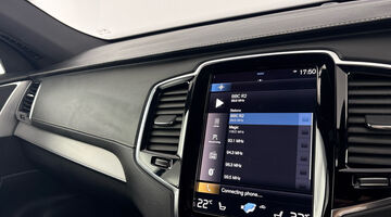 2022 Volvo 2.0 B5 MHEV R-Design Auto 4WD Euro 6 5-door (Black) - Image: 25