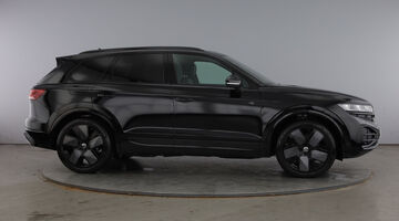2026 Volkswagen 3.0 V6 TDI Final Edition Tiptronic 4Motion Euro 6 5-door (Black) - Image: 4