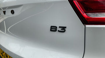 2026 Volvo 2.0 B3 MHEV Ultra Black Edition DCT Auto Euro 6 5-door (White) - Image: 28