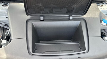 2026 Volvo P5 Long Range 69kWh Ultra Auto 5-door (Grey) - Image: 28