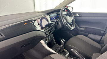 2023 Volkswagen 1.0 TSI Life Euro 6 5-door (Red) - Image: 2
