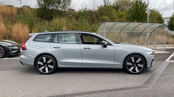 2026 Volvo 2.0 T6 18.8kWh Plus Auto Euro 6 5-door (Grey) - Image: 4