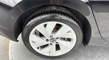 2025 Volkswagen TSI eHybrid 19.7kWh Match DSG Euro 6 5-door (Black) - Image: 18