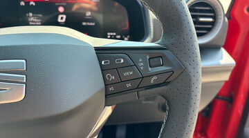 2026 SEAT 1.0 TSI FR Euro 6 5-door (Red) - Image: 26