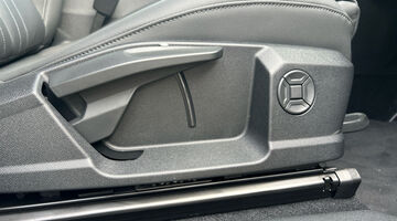 2026 Audi TFSI S line S Tronic Euro 6 5-door (Blue) - Image: 15