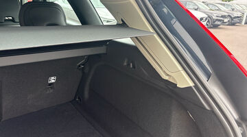 2026 Volvo 2.0 B5 MHEV Plus Pro Auto Euro 6 5-door (Blue) - Image: 17