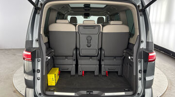 2024 Volkswagen 1.4 TSI eHybrid Style 5-door LWB DSG (Grey) - Image: 32