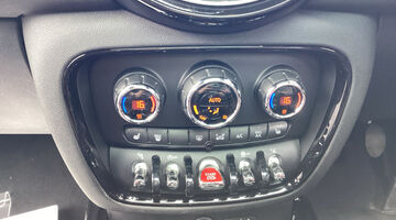 2022 MINI 2.0 Cooper S Euro 6 6-door (Silver) - Image: 22