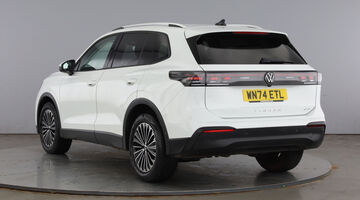 2024 Volkswagen ETSI MHEV Match DSG Euro 6 5-door (White) - Image: 3