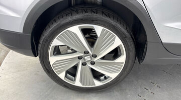 2023 SEAT TSI FR Sport DSG Euro 6 5-door (Silver) - Image: 23