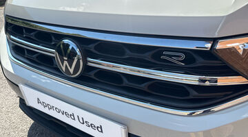 2025 Volkswagen 2.0 TDI R-Line DSG Euro 6 5-door (Grey) - Image: 33