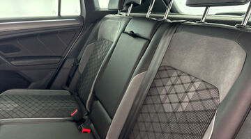 2022 Volkswagen 2.0 TSI R-Line DSG 4Motion Euro 6 5-door (Silver) - Image: 33
