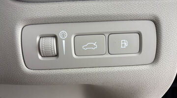 2021 Volvo 2.0h T6 Recharge 11.6kWh Inscription Expression Auto Euro 6 5-door (Grey) - Image: 20