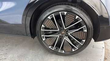 2025 CUPRA 77kWh VZ2 SUV Coupe Auto 4-doorive 5dr (Blue) - Image: 33