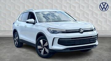 2026 Volkswagen ETSI MHEV Match DSG Euro 6 5-door (White) - Image: 1