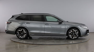 2025 Volkswagen 2.0 TSI R-Line DSG Euro 6 5-door (Grey) - Image: 4
