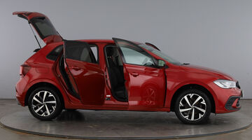2024 Volkswagen 1.0 TSI Match Euro 6 5-door (Red) - Image: 11