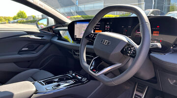 2026 Audi Sportback S line e-tron 210,00 kW (White) - Image: 17