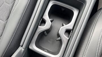 2026 Volkswagen Match 1.5 eTSI 150 PS 7-Speed DSG 5-door (Black) - Image: 12