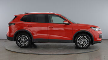 2026 Volkswagen 2.0 TDI Match DSG Euro 6 5-door (Red) - Image: 4