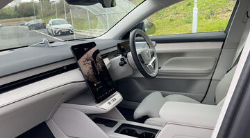 2025 Volvo Single Motor Extended Range 92kWh Ultra Saloon Auto 5-door (Silver) - Image: 2