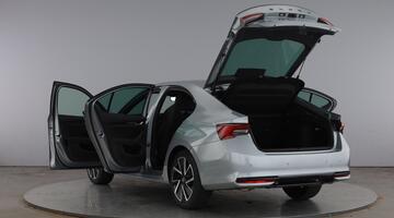 2026 Škoda Hatch SportLine 1.5 TSI e-TEC 150 PS DSG (Silver) - Image: 11