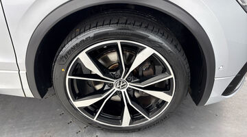 2022 Volkswagen 2.0 TSI R-Line DSG 4Motion Euro 6 5-door (Silver) - Image: 5