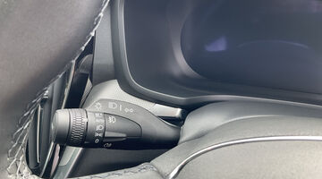 2026 Volvo 2.0 T6 18.8kWh Plus Auto Euro 6 5-door (Grey) - Image: 34