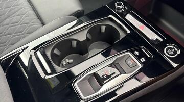 2026 Audi Q6 SUV Black Edition e-tron quattro 315,00 kW (Blue) - Image: 7