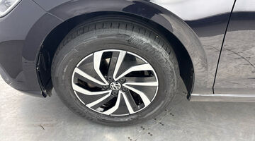 2024 Volkswagen 1.0 TSI Life Euro 6 5-door (Black) - Image: 32
