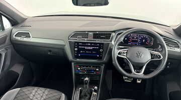 2023 Volkswagen TSI R-Line Edition DSG Euro 6 5-door (Grey) - Image: 9