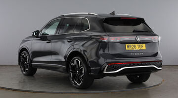 2026 Volkswagen 2.0 TDI R-Line DSG Euro 6 5-door (Grey) - Image: 3