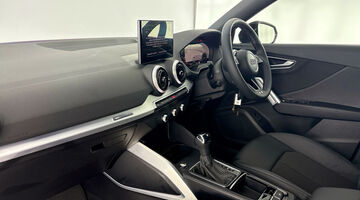 2025 Audi TFSI CoD 35 S line S Tronic Euro 6 5-door (Black) - Image: 2