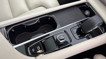 2024 Volvo 2.0h T8 18.8kWh Plus Edition Auto 4WD Euro 6 5-door (Grey) - Image: 23