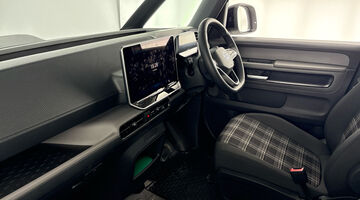 2025 Volkswagen Pro 79kWh Commerce Plus Auto 5-door (White) - Image: 2