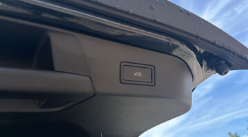 2026 Volkswagen Pro 77kWh Black Edition Auto 5-door (Black) - Image: 23