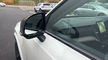 2026 Volvo 2.0 B5 MHEV Plus Auto 4WD Euro 6 5-door (White) - Image: 17
