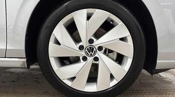 2025 Volkswagen ETSI MHEV Style DSG Euro 6 5-door (Silver) - Image: 5