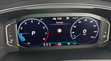 2022 Volkswagen 2.0 TSI R-Line DSG 4Motion Euro 6 5-door (Silver) - Image: 22