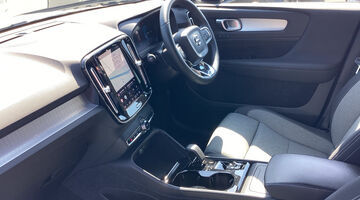 2022 Volvo 2.0 B3 MHEV Plus Dark DCT Auto Euro 6 5-door (Silver) - Image: 2